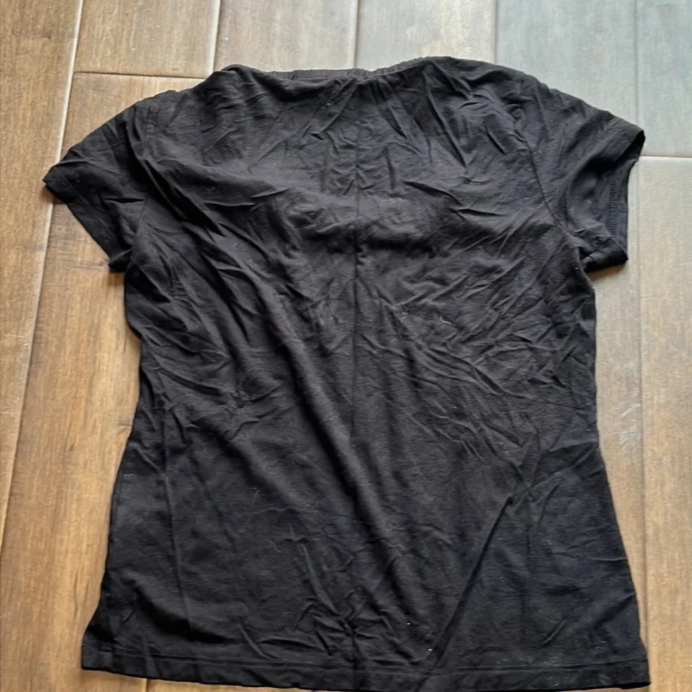 4/$20 Jones New York black t-shirt, swoop neck line, size medium- black - Picture 4 of 4